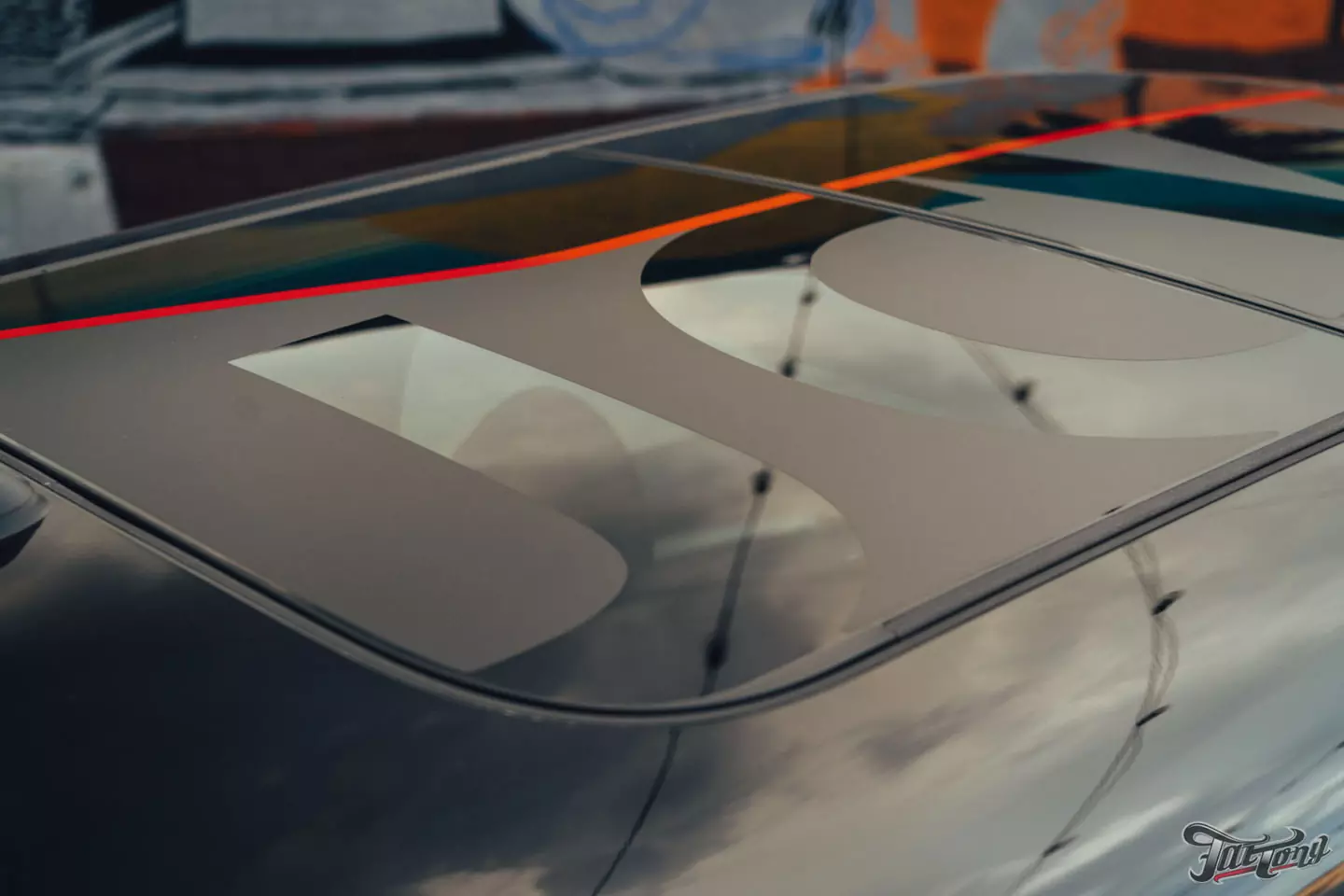 Оклейка Mini John Cooper Works глянцевым полиуретаном, наклейки на кузов, комплексная шумоизоляция, установка новых дисков, керамика дисков и суппортов